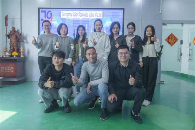 Typ 4/8/12/24 zewnętrzny Rdzeń 1-2,5 mm2 Hybrydowy kompozyt monitorowania optycznego 5