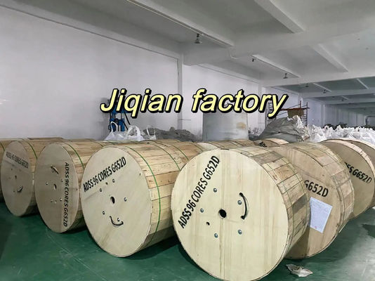 12 24 48 96 144 Rdzeń bezpośrednio zakopany GYXTW53 Podwójne osłony podwójne opony Kabel światłowodowy