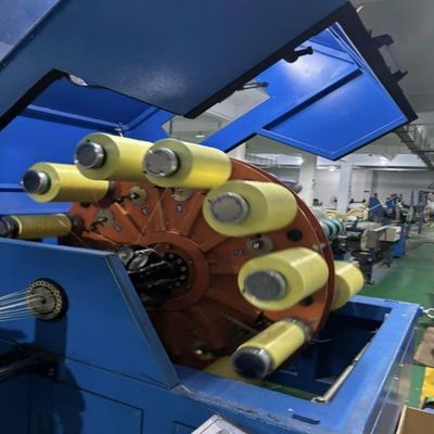 Kabel optyczny całkowicie dielektryczny, samodzielnie noszący się