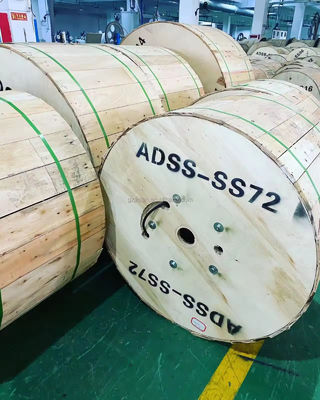 Wydany z powietrza ADSS G652D G657A1 G657A2 144 Rdzeń Jednopodobny Kable światłowodowe zewnętrzne z przędzyą aramidową 100m 200m